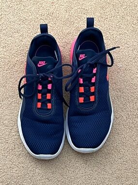 Nike Midnight Navy blue Sneakers Women’s 8.5 pink and orange Accents